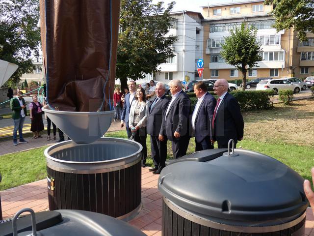 Cel mai modern sistem de colectare a gunoiului menajer, implementat de asocierea Diasil – Ritmic, a fost inaugurat la Suceava