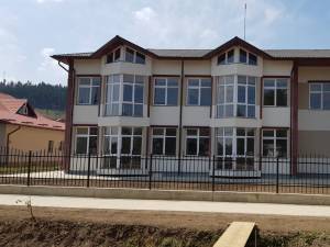 Casă nouă pentru elevii și preșcolarii din Mironu, comuna Valea Moldovei