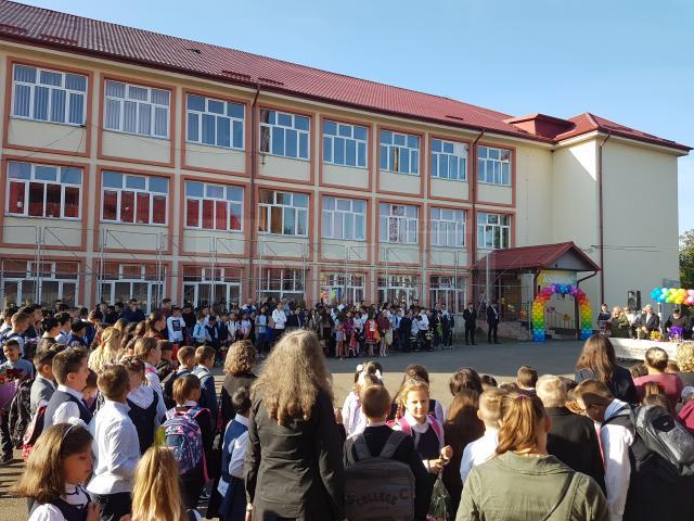 Primarul Ion Lungu a participat la deschiderea anului școlar 2019 - 2020 la 16 unități de învățământ 2