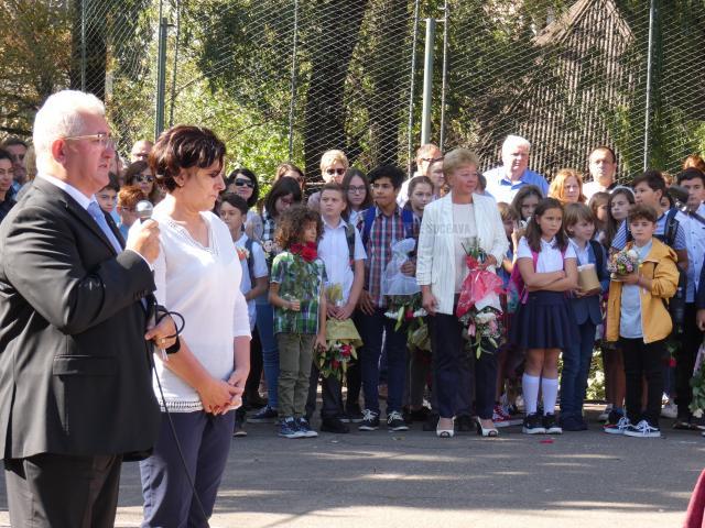 Primarul Ion Lungu a participat la deschiderea anului școlar 2019 - 2020 la 16 unități de învățământ 5