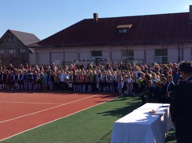 Primarul Tatar a inaugurat noul an școlar la câteva unități de învățământ din municipiu