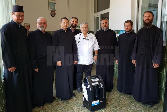 Donaţie de aparatură medicală oferită de preoţi