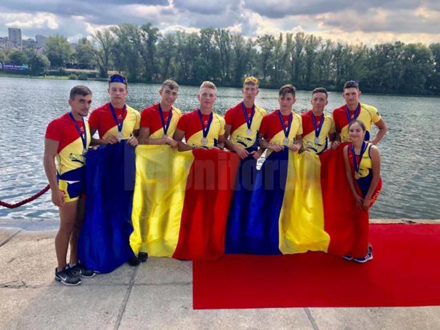 Barca de 8+1 a României, medaliată cu argint în cursa juniorilor II