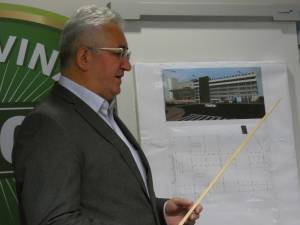 Primarul Ion Lungu a prezentat noul proiect al parcarii supraterane de lângă Primăria Suceava