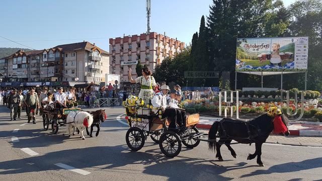 Oktoberfest în Est va începe cu o paradă la care vor participa câteva sute de persoane