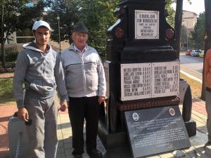 Ieri a fost turnată placa comemorativă, care marchează 95 de ani de la ridicarea monumentului