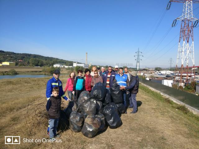 Voluntarii din cadrul SGA Suceava au adunat aproape 300 de saci de deșeuri de pe cursurile râurilor Suceava, Bistrița și Moldova