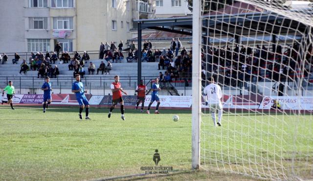 Şomuz Fălticeni rămâne fără victorie pe teren propriu în acest sezon. Foto Alexandru Savescu