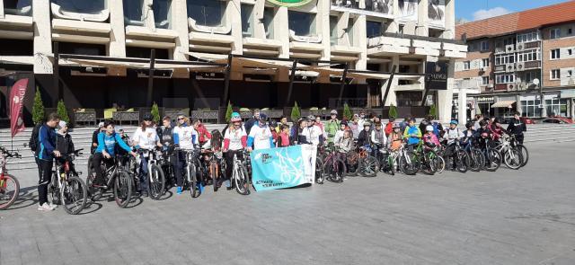 Participanţi la „Parada cicliștilor”