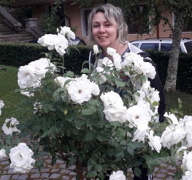 Scriitoarea Petronela Prepeliță își lansează vineri cele două romane DAOI - „Tărâmul uitat” și „Tărâmul regăsit”