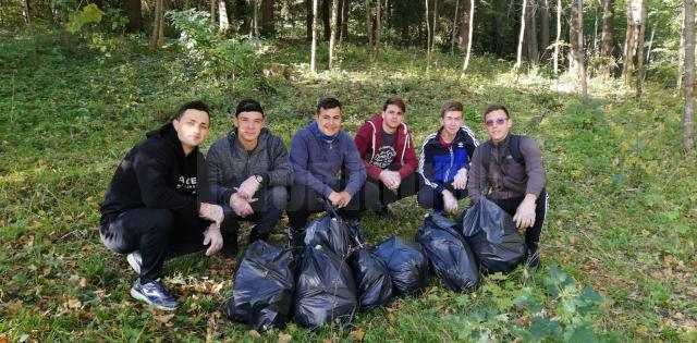 Elevii militari au răspuns „Prezent” campaniei de ecologizare „Let’s Do It, Romania!”