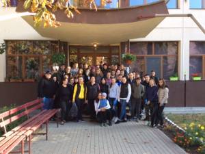 Elevii de la „Andronic Motrescu” au adunat aproape 150 de saci cu gunoaie, în cadrul „Let’s do it România”