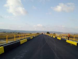 Podul de la Vereşti a fost redat circulaţiei astăzi la ora 10