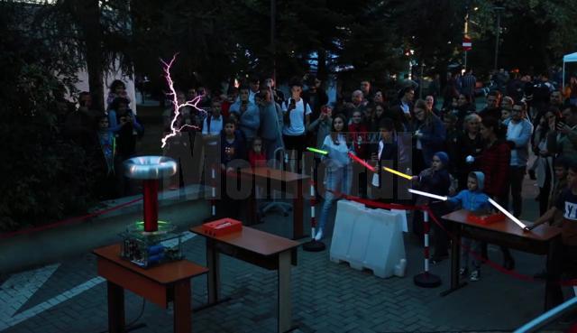 Demonstraţii electrizante la „Noaptea Cercetătorilor Europeni”, ajunsă la a 7-a ediţie