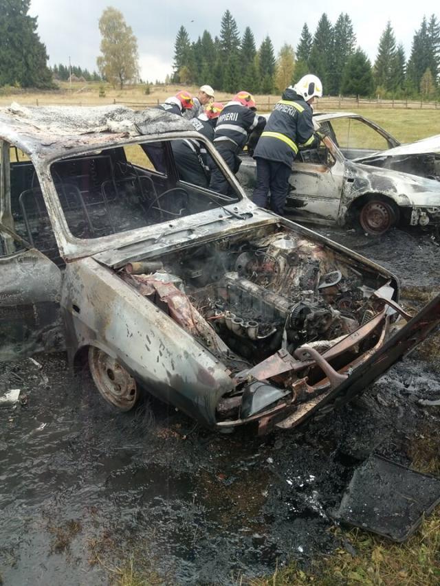 Doua autoturisme au fost distruse in incendiul de la Dorna Arini