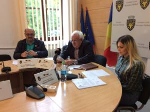 Primarul municipiului Rădăuţi, Nistor Tatar, şi-a prezentat, ieri, într-o conferinţă de presă, bilanţul de activitate