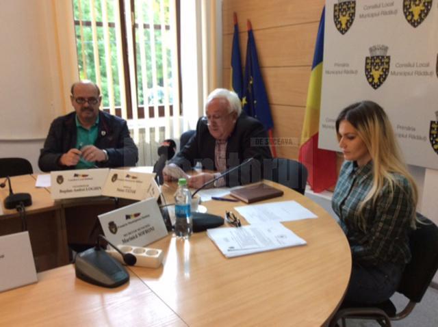 Primarul municipiului Rădăuţi, Nistor Tatar, şi-a prezentat, ieri, într-o conferinţă de presă, bilanţul de activitate