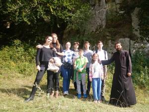 Copiii din Grupa de Cateheză a Bisericii „Sfântul Dumitru” Suceava au vizitat ținuturile Buzăului și Vrancei