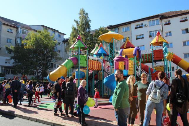 Inaugurarea celui mai mare loc de joaca din Suceava, in cartierul Obcini 2