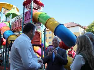 Inaugurarea celui mai mare loc de joaca din Suceava, in cartierul Obcini 3