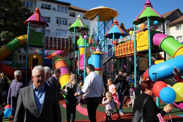 Inaugurarea celui mai mare loc de joaca din Suceava, in cartierul Obcini 5