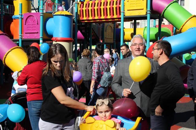 Inaugurarea celui mai mare loc de joaca din Suceava, in cartierul Obcini 6