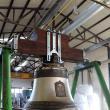 Unul dintre cele trei clopote care vor fi montate în curând în Turnul Unirii, lângă Biserica „Naşterea Maicii Domnului”