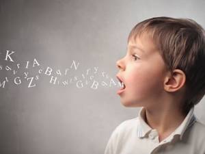 Problemele de pronunție afectează dezvoltarea limbajului