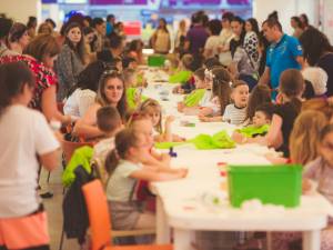 Târg de handmade şi activităţi educative pentru copii, la Iulius Mall Suceava