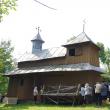 Biserica din lemn de la Mănăstioara, care are nevoie urgentă de reparaţii