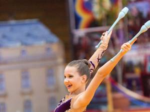 Evoluții spectaculoase la gimnastică ritmică, recompensate cu premii la Iași și București