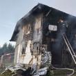 În urma incendiului, locuinţa a fost grav avariată