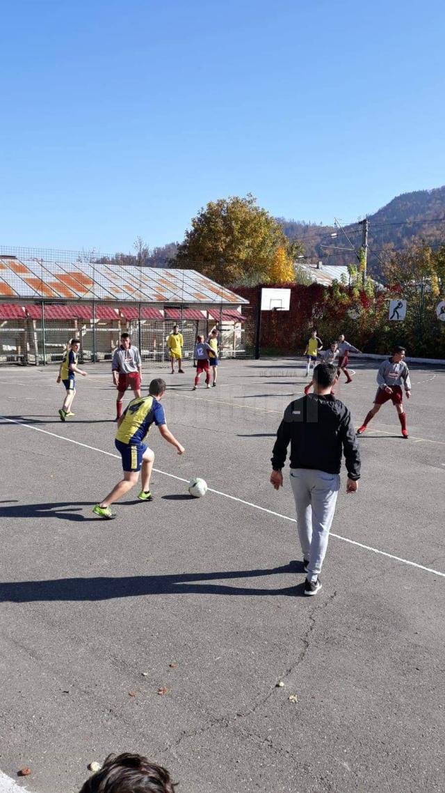 Evenimentul sportiv " Fotbal pentru toți", desfășurat la Centrul Școlar de Educaţie Incluzivă "Sf. Andrei" Gura Humorului