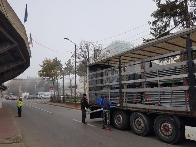 Nocturna mobilă a ajuns ieri la Suceava, încărcată în camioane