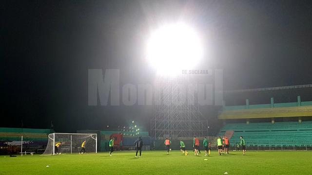 Sucevenii s-au antrenat aseară în nocturnă pentru a pregăti meciul cu Dinamo