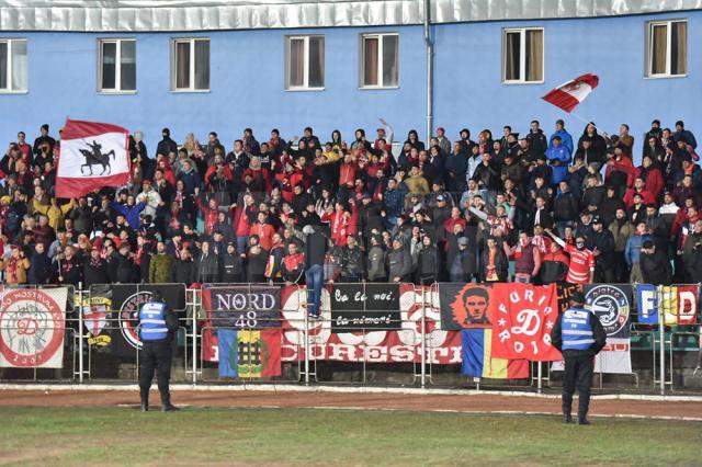 Timp de o oră Foresta a jucat de la egal la egal cu Dinamo. „Câinii” se califică în „sferturi” după victoria cu 4-0 de pe Areni