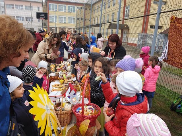 “Bogăţiile toamnei”, la Şcoala Gimnazială Nr. 8 Suceava