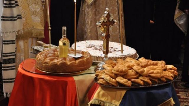 În prima sâmbătă din luna noiembrie, Biserica Ortodoxă a rânduit să se facă pomenirea celor adormiţi, zi cunoscută în tradiţia românească şi ca „Moşii de toamnă”.
