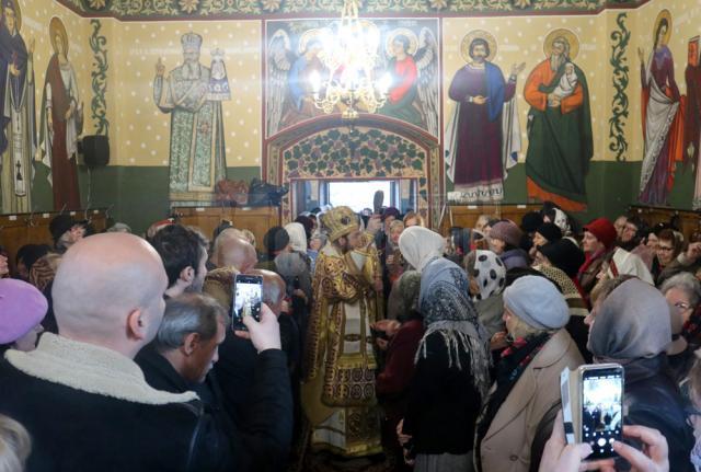 Sfinţirea picturii şi a lucrărilor efectuate la Biserica cu hramul „Sfinţii Arhangheli Mihail şi Gavriil” din Fălticeni