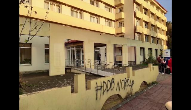 Acte de vandalism ale ultrasilor dinamoviști pe străzile Sucevei