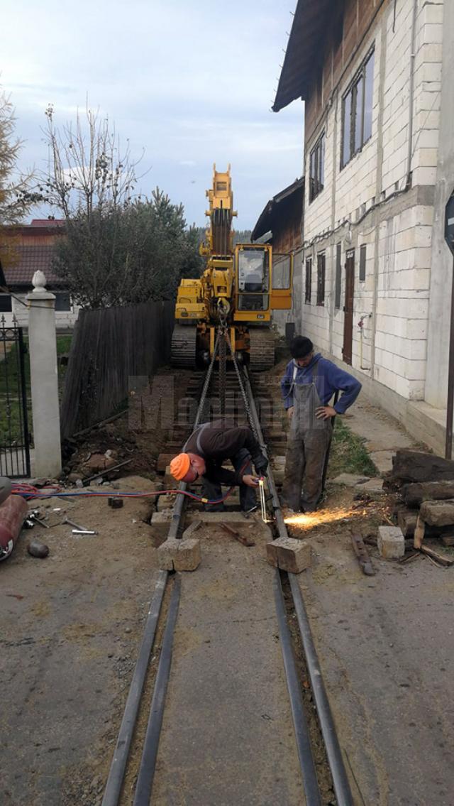 Înlocuirea şinei de cale ferata la Moldoviţa, pe traseul Mocăniței