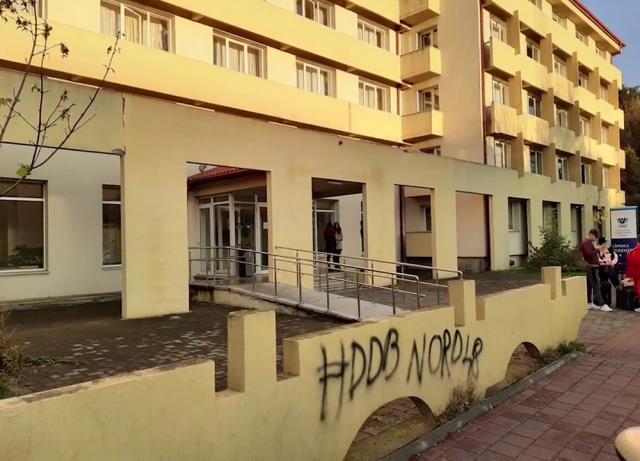 Acte de vandalism ale ultrașilor Dinamoviști pe străzile Sucevei