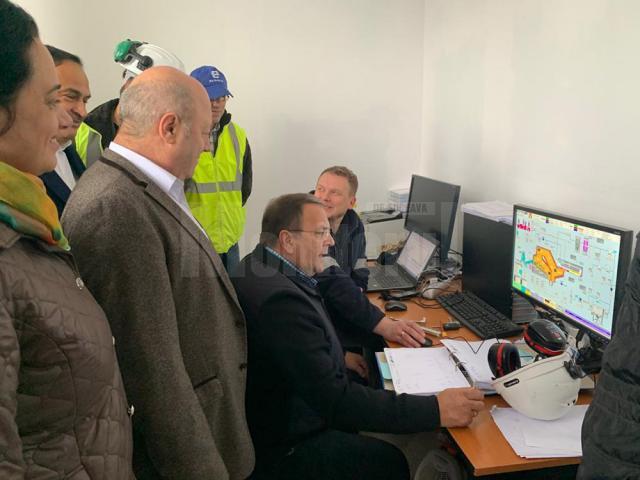 Gheorghe Flutur și Ilie Boncheș au participat la pornirea noului cazan al centralei termice din Vatra Dornei