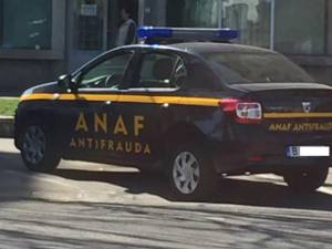 Inspectorii de la ANAF au drept de a opri maşini pentru control