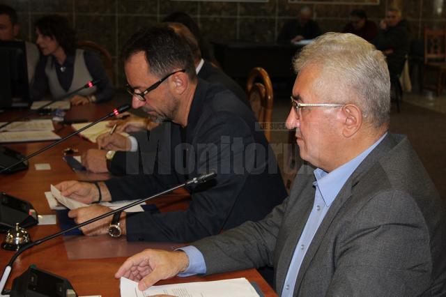 Primarul Ion Lungu a explicat că din proiect au fost excluse parcelele cu litigii, astfel încât să nu se blocheze HG-ul de transfer al parcului Șipote și pădurii Zamca