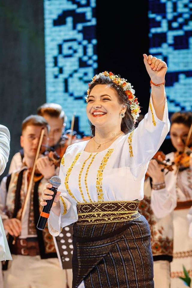 Laura Olteanu și Orchestra Fraților Advahov, spectacol extraordinar de Ziua Bucovinei, la Casa de Cultură a Sindicatelor Suceava