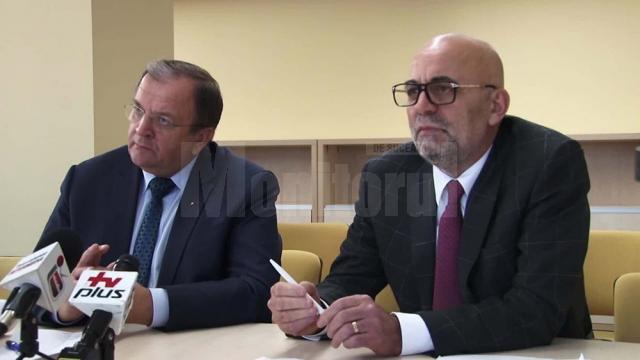 Preşedintele Consiliului Judeţean Suceava, Gheorghe Flutur, și managerul spitalului, Vasile Rîmbu