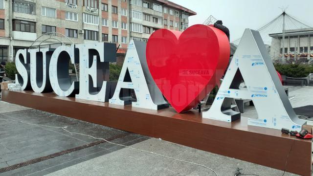 Logo-ul „Iubesc Suceava” a fost amplasat în centrul orașului