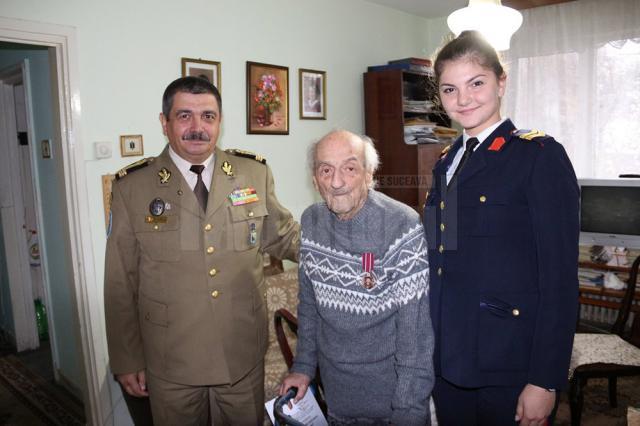 Colonel (r.) Constantin Zavati, în vârstă de 96 de ani, decorat de Colegiul Militar din Câmpulung