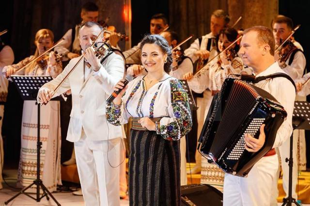 Laura Olteanu și Orchestra Fraților Advahov din Chişinău, într-un spectacol extraordinar de Ziua Bucovinei